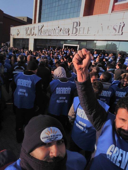 Karabağlar Belediyesi'nde Greve Başlandı