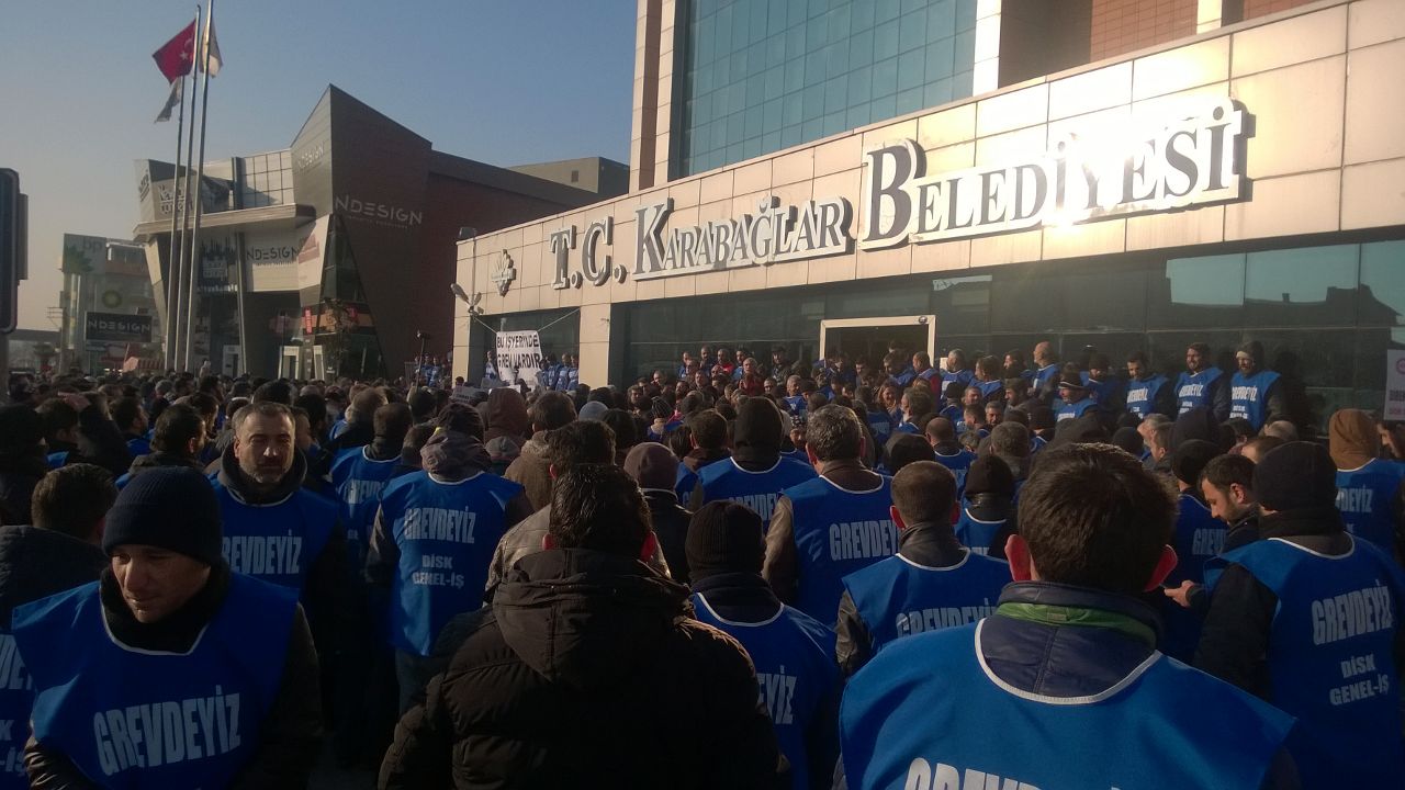 Karabağlar Belediyesi'nde Greve Başlandı