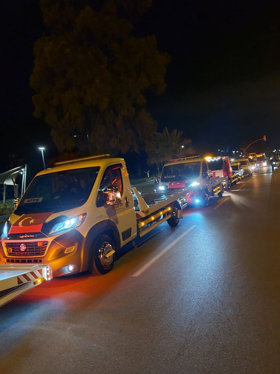 İzmirli çekicilerden şehitler için konvoylu eylem