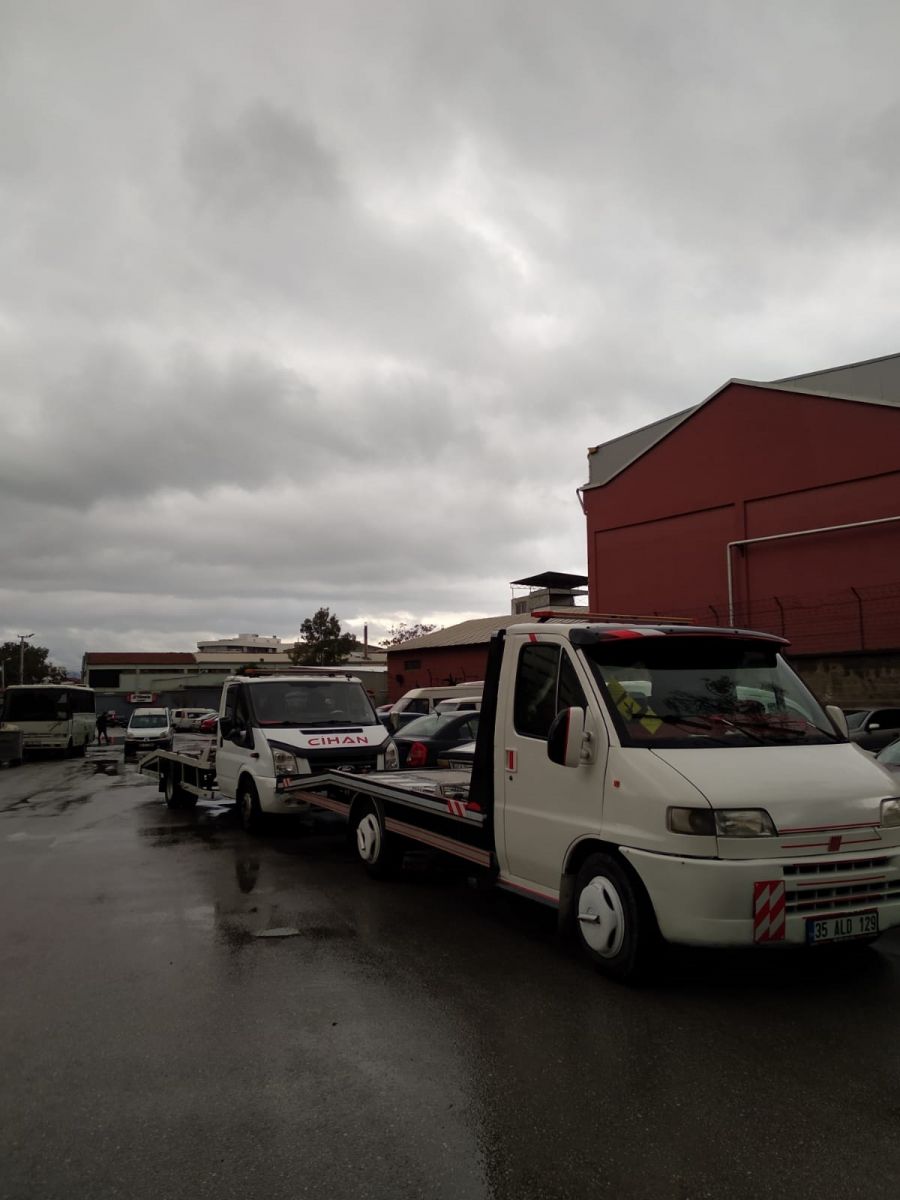 İzmirli çekicilerden şehitler için konvoylu eylem