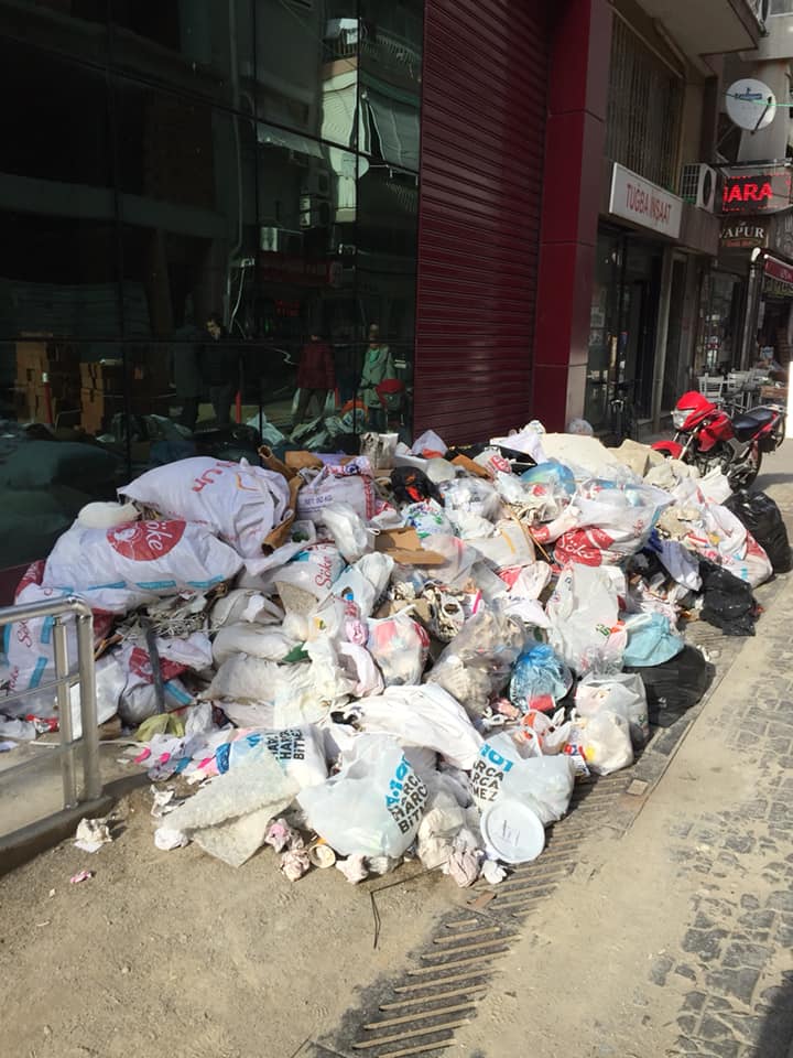 KARŞIYAKA ÇARŞI YENİ YILA HAZIR -2-