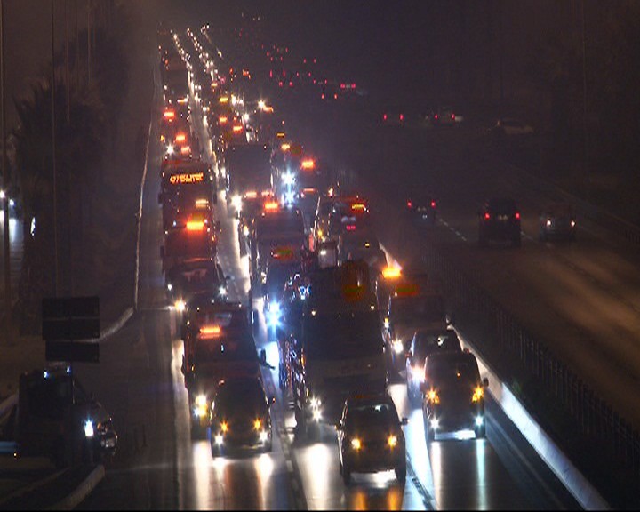 Çekici sürücüleri 150 araçlık konvoyla terörü lanetledi