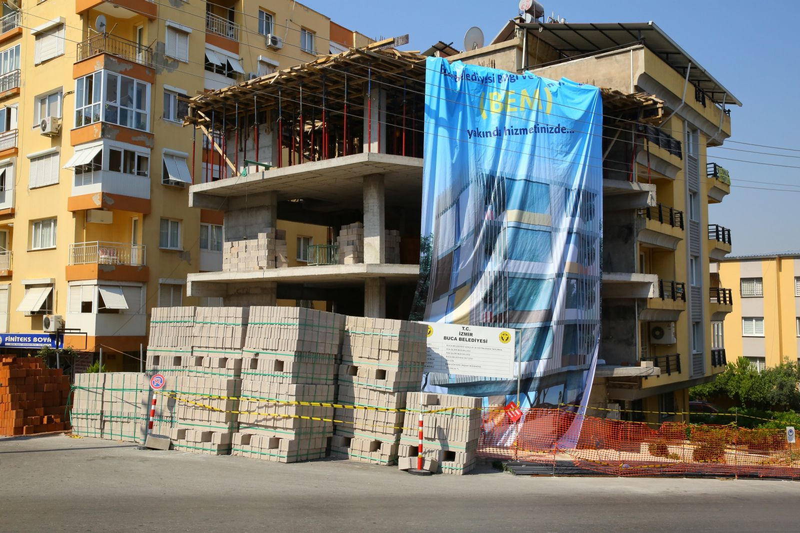 Buca'da BEM Binası Yükseliyor...