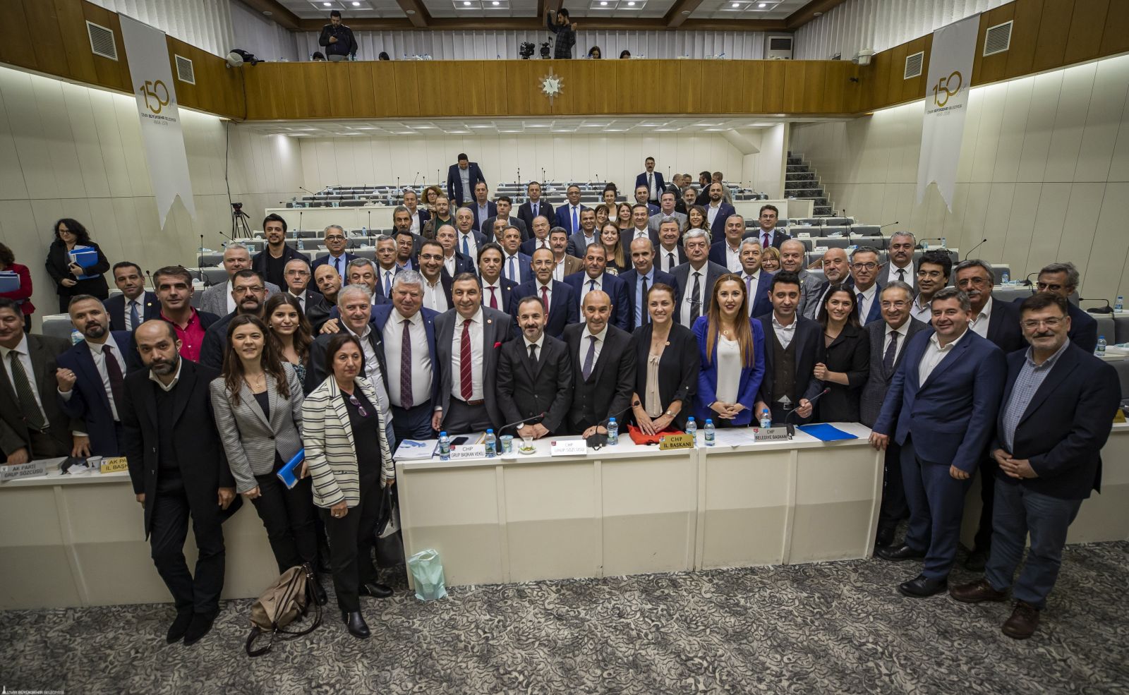 İzmir’in bütçesinin yarısı yatırıma ayrıldı