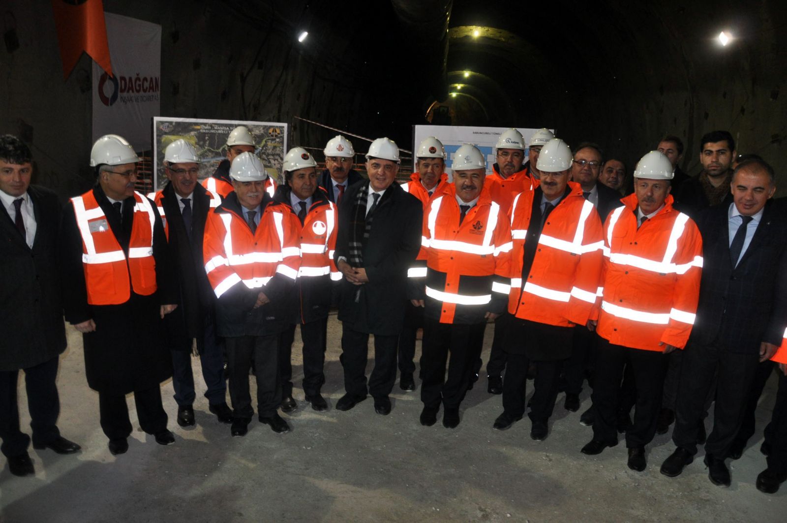 Ulaştırma, Denizcilik ve Haberleşme Bakanı Arslan, Sabuncubeli Tüneli’ni inceledi