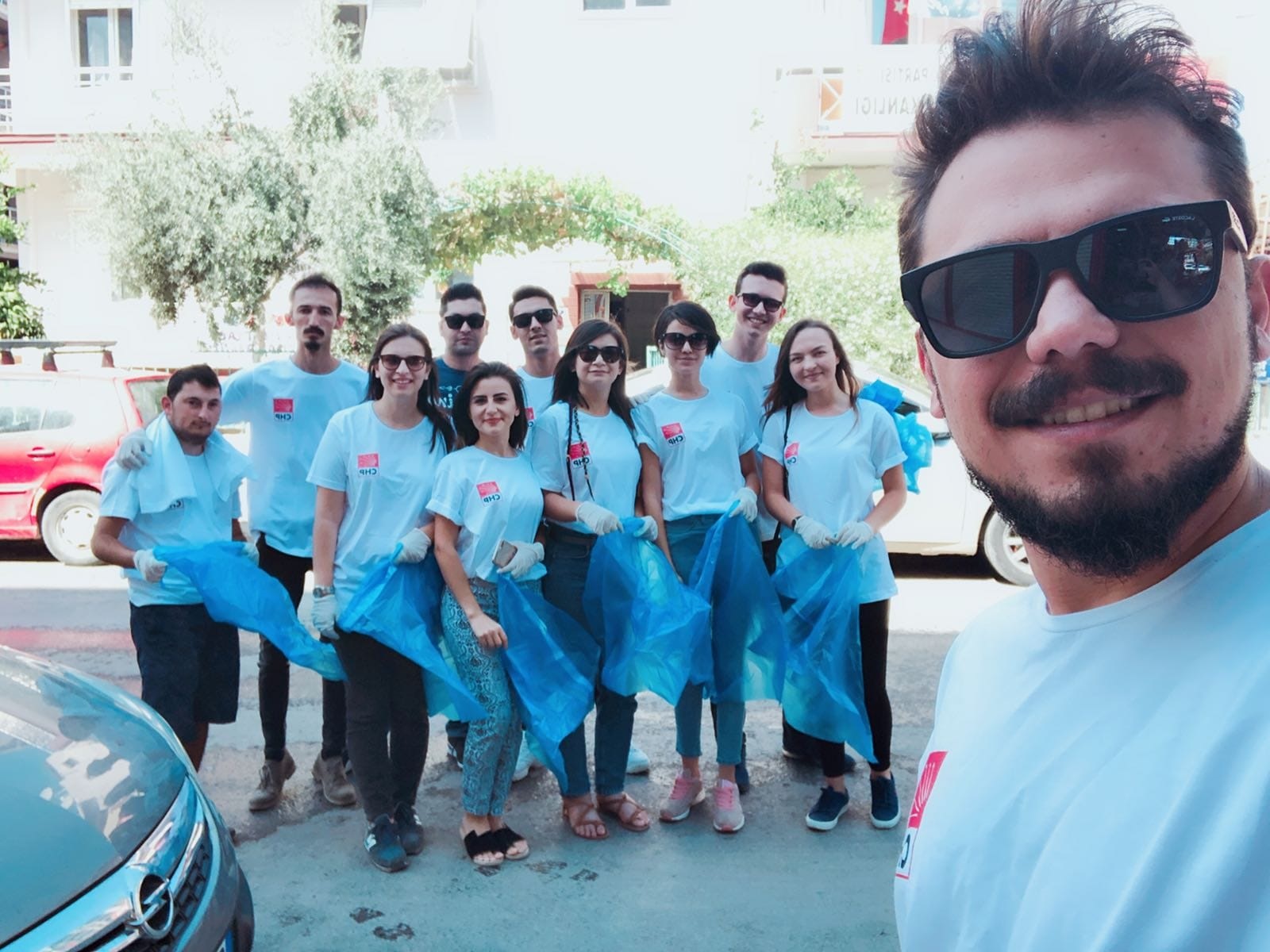 CHP Menderes Gençlik Kolları'ndan Temizlik Seferberliği