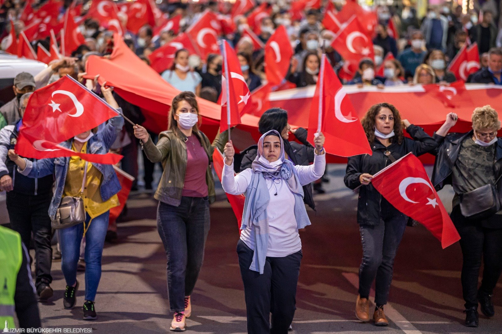Soyer'den Aliağa'da mesajlar: “Dip dalgayı limana yanaştıracak olan biziz”
