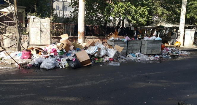 Diyarbakır Çöp Kente Döndü!