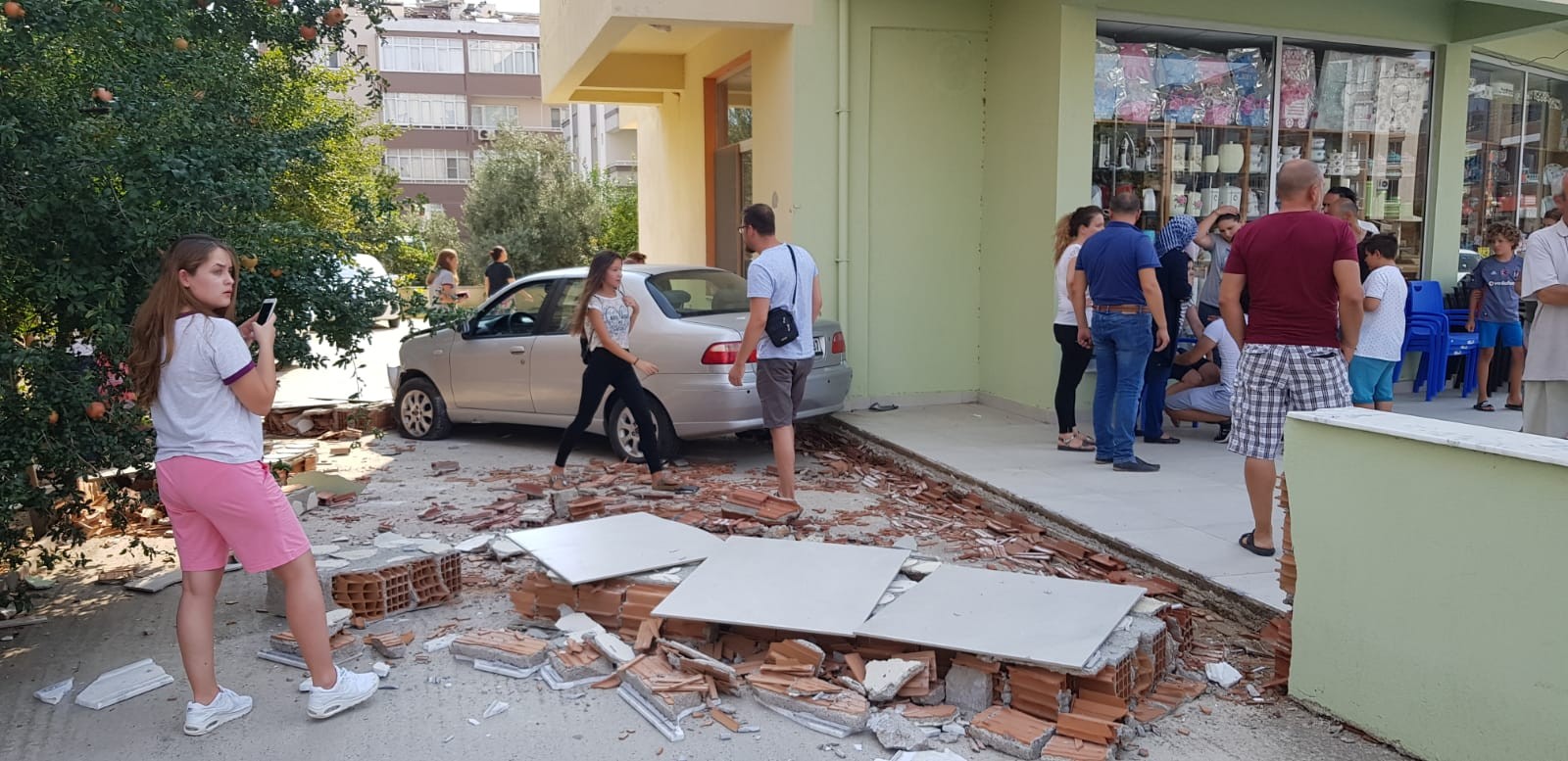 Allah'a emanet kavşakta çocuklar ölümden döndü