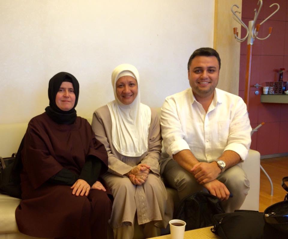 İzmir'in Eski Vekili Hacı Oldu