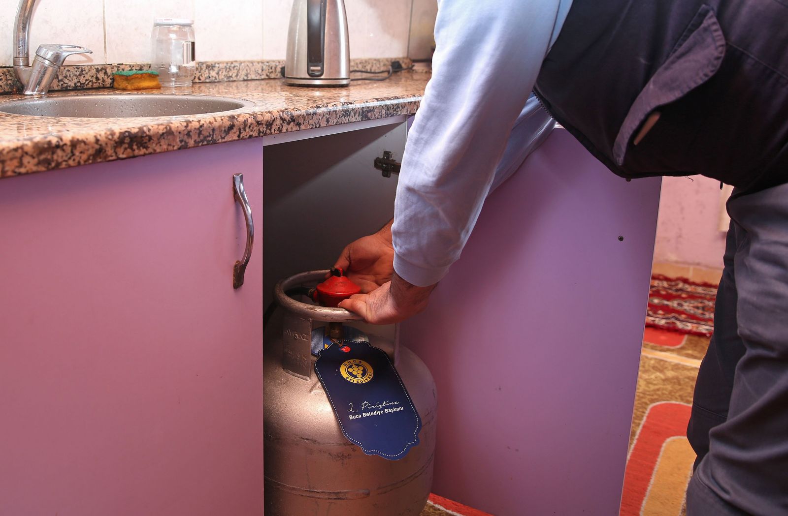 Buca'da Ocaklar Sönmüyor; Tencereler Kaynıyor