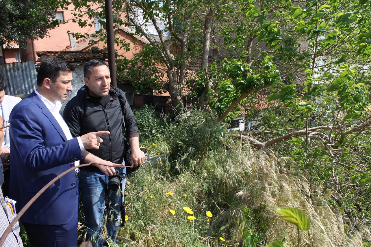 Laf Değil Hizmet Bekliyoruz