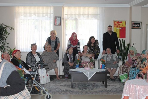 O Dernekten Huzurevine Anlamlı Ziyaret