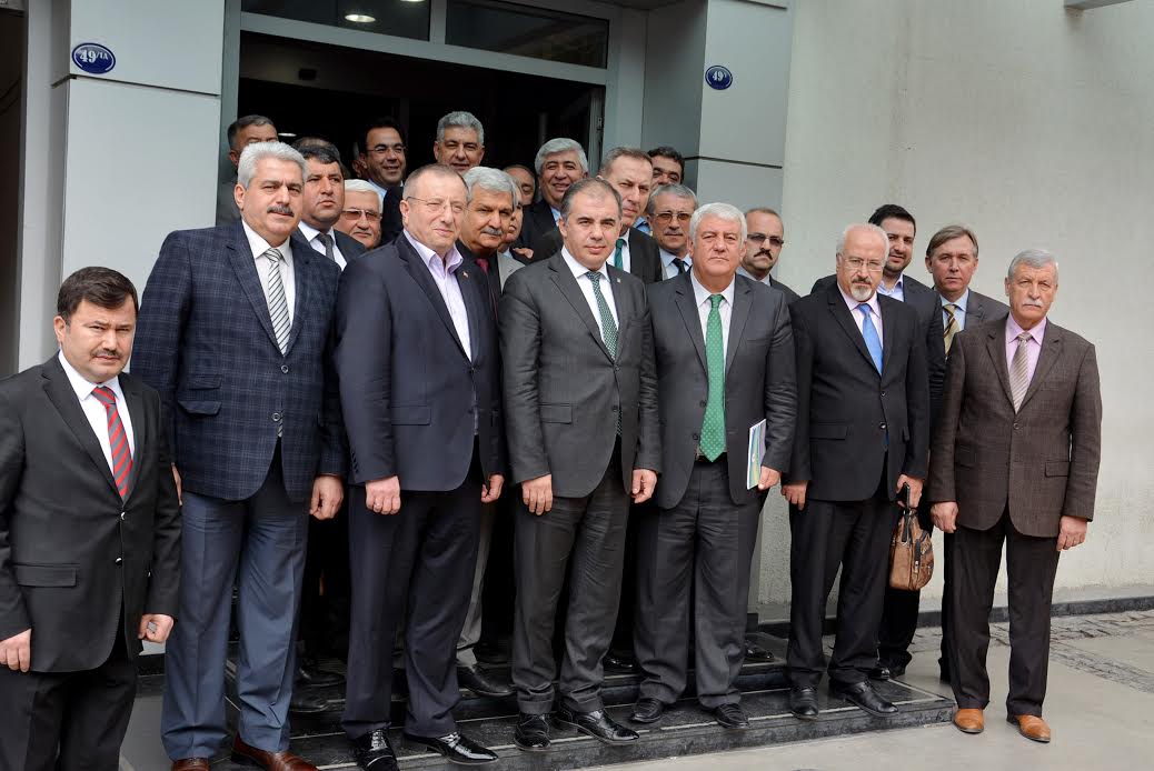 AK Parti İzmir İl Başkanı Delican’dan esnaf çıkartması