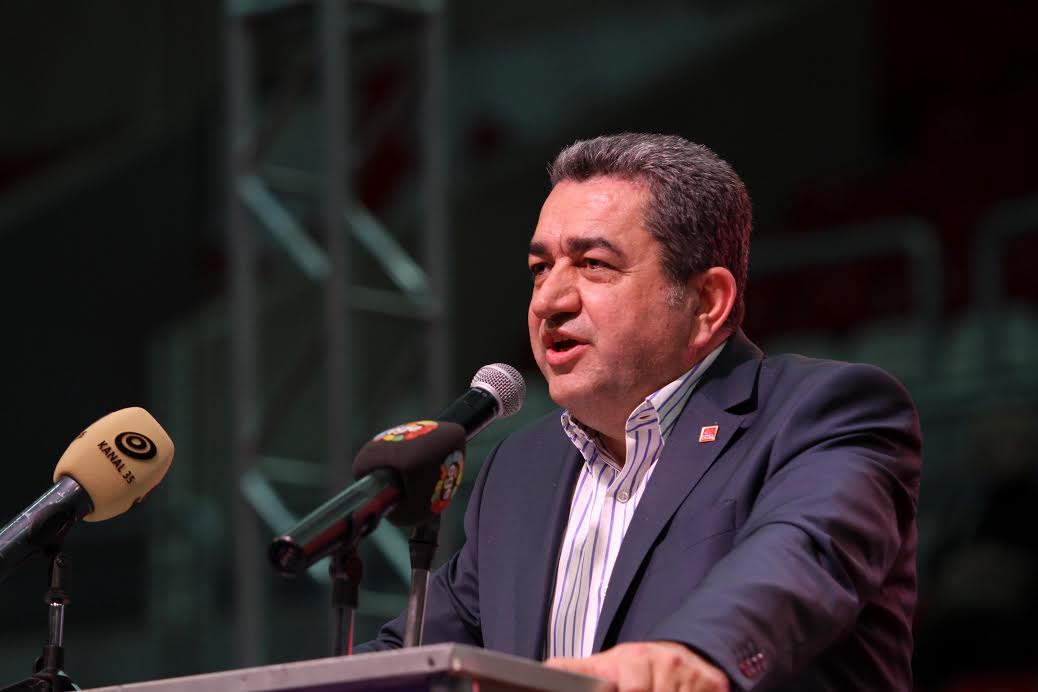 Karşıyaka’da Demokrasi Şöleni