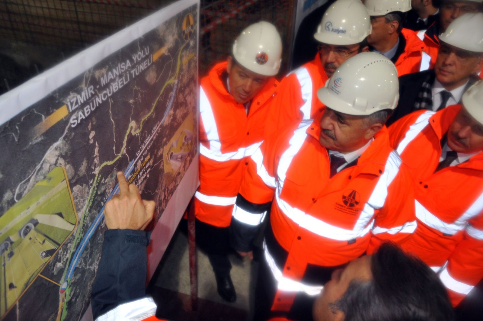 Ulaştırma, Denizcilik ve Haberleşme Bakanı Arslan, Sabuncubeli Tüneli’ni inceledi