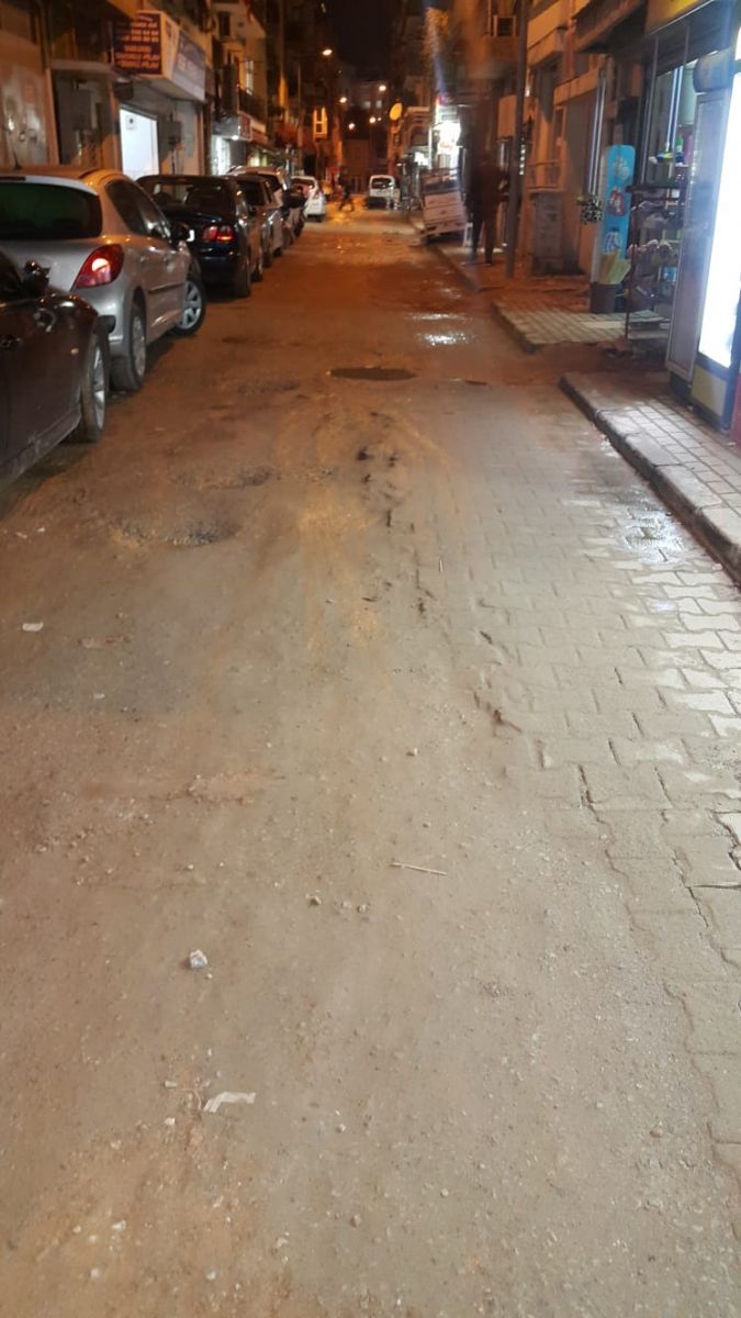 KARŞIYAKA 1696 SOKAK ESNAFI KAN AĞLIYOR