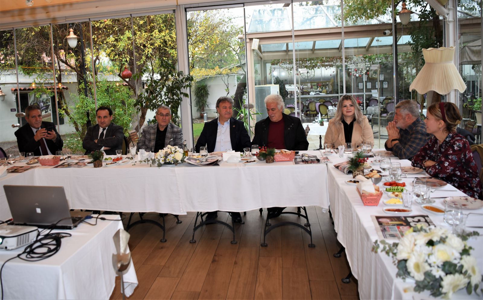 SATARAK DEĞİL ALARAK BÜYÜYEN BELEDİYE: "BORNOVA"