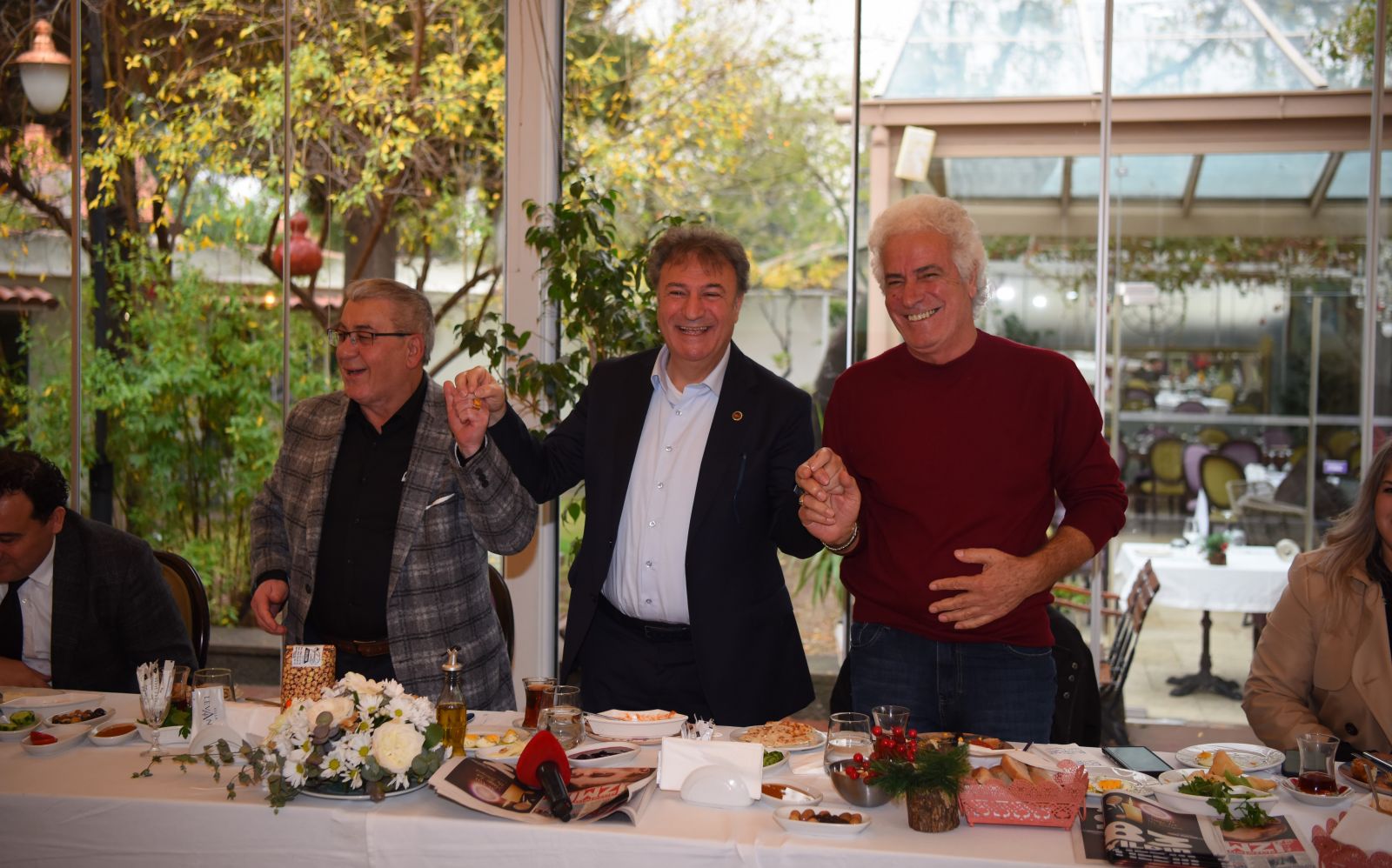 SATARAK DEĞİL ALARAK BÜYÜYEN BELEDİYE: "BORNOVA"