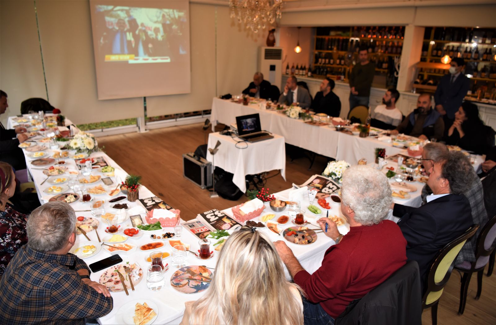 SATARAK DEĞİL ALARAK BÜYÜYEN BELEDİYE: "BORNOVA"