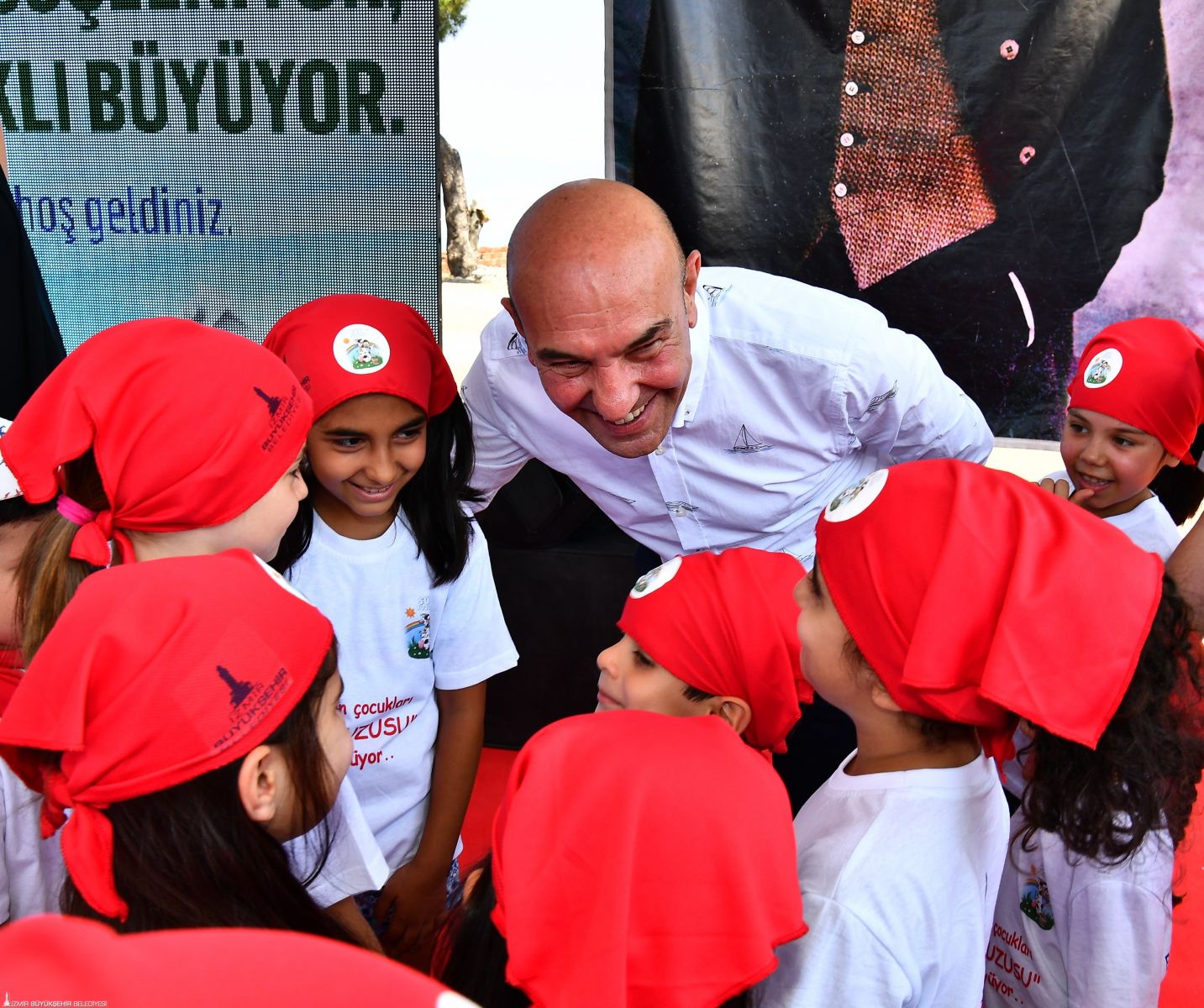 İzmir'de çocuklara sütten sonra et dağıtılacak...