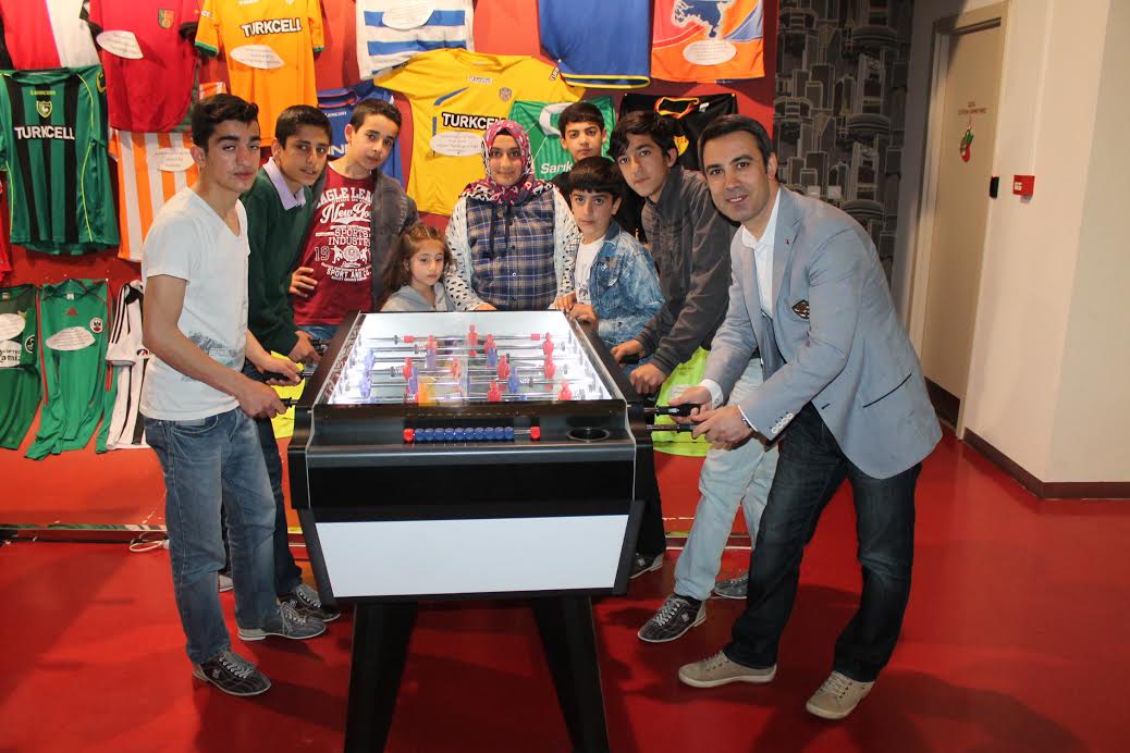 Çocukların bowling heyecanı...