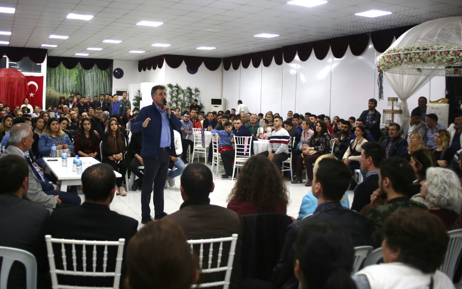 CHP'li Sandal'dan gençlere müjde: "Hayallerin ötesinde..."