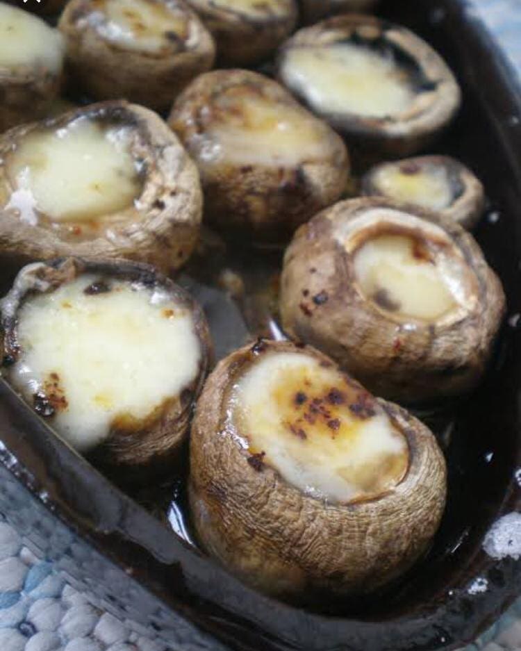 Eski Foça'ya Bayram Sevinci: "Şemsiyeli Meyhane Açılıyor"