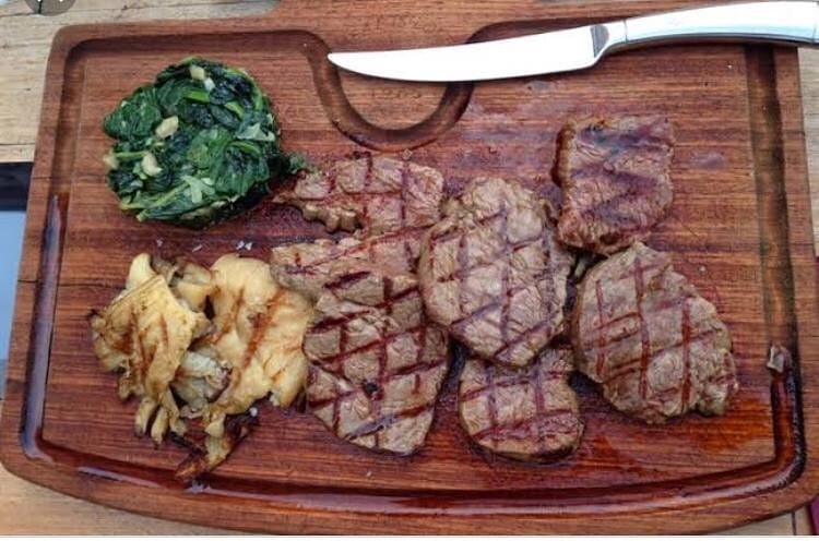 Eski Foça'ya Bayram Sevinci: "Şemsiyeli Meyhane Açılıyor"