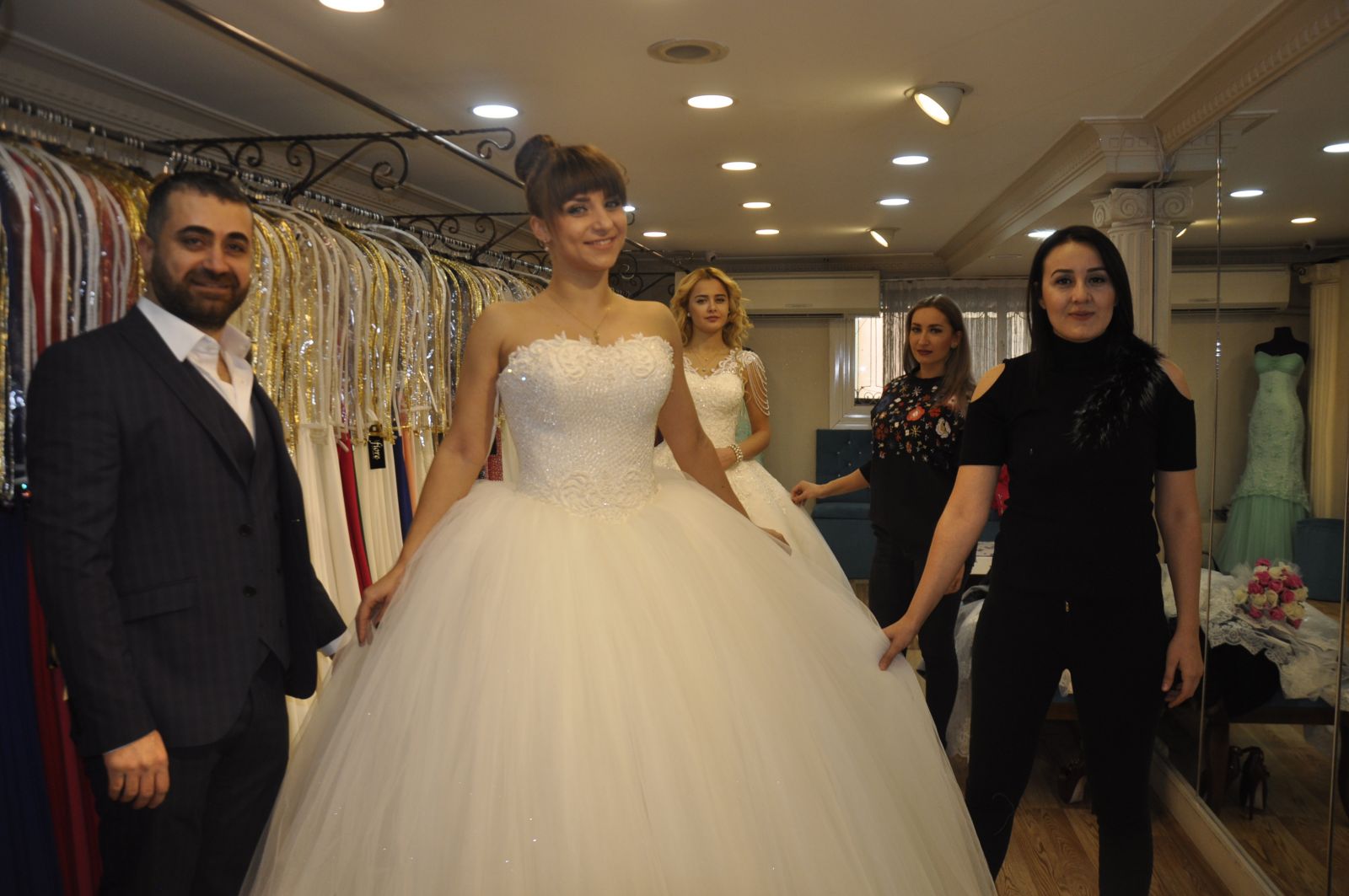 Sevinç Sposa Kemeraltı'nda hizmete açıldı