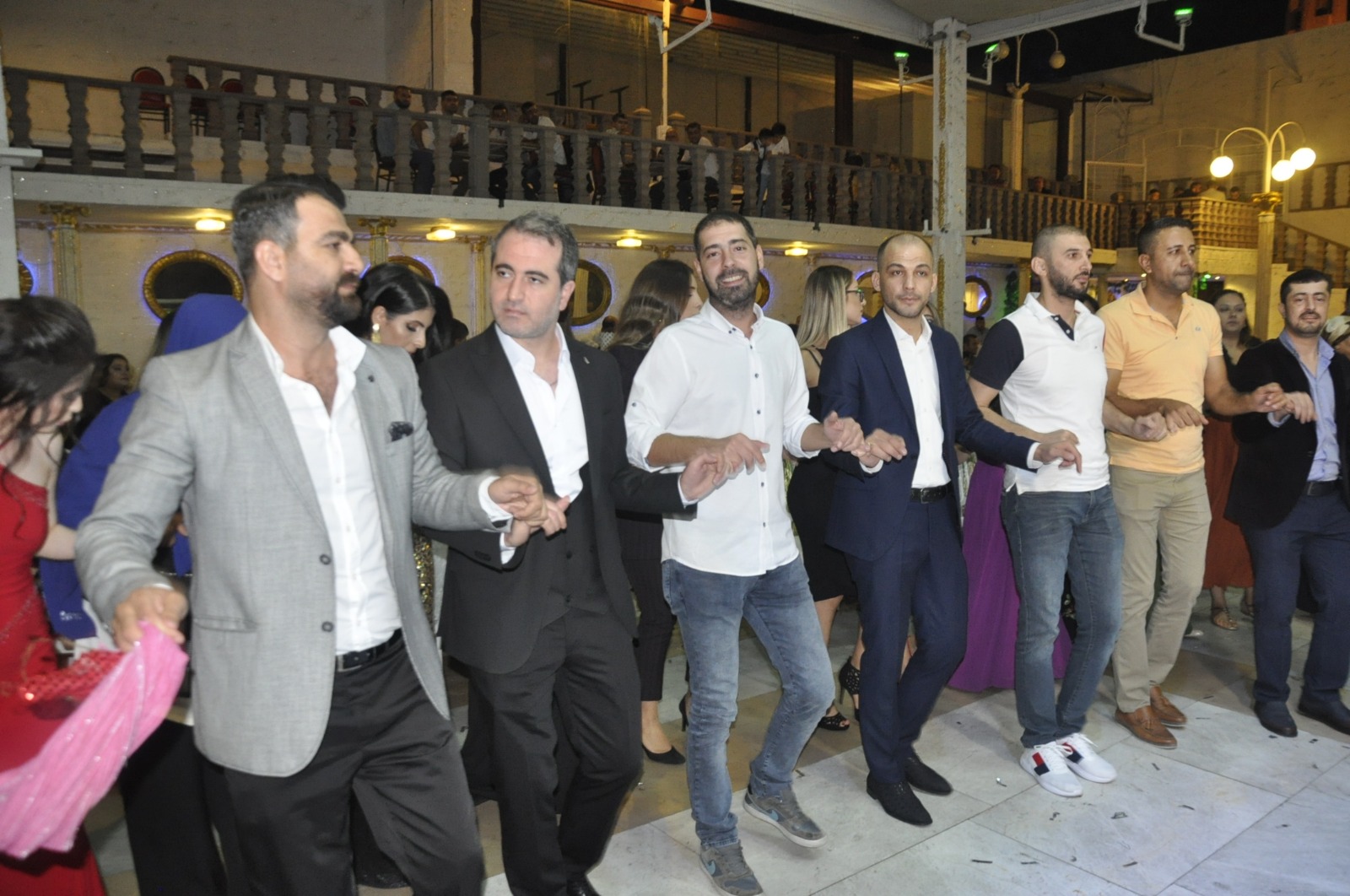 DÜNYAEVİNE GİRDİLER…