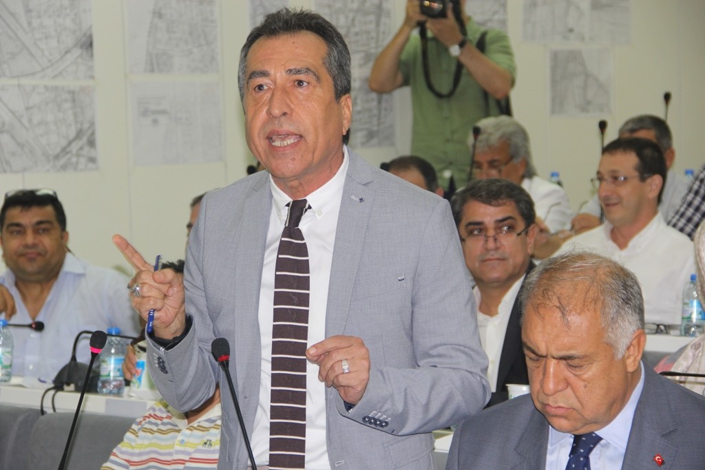 ‘Hizmette Ölü Balık Gibisin!’