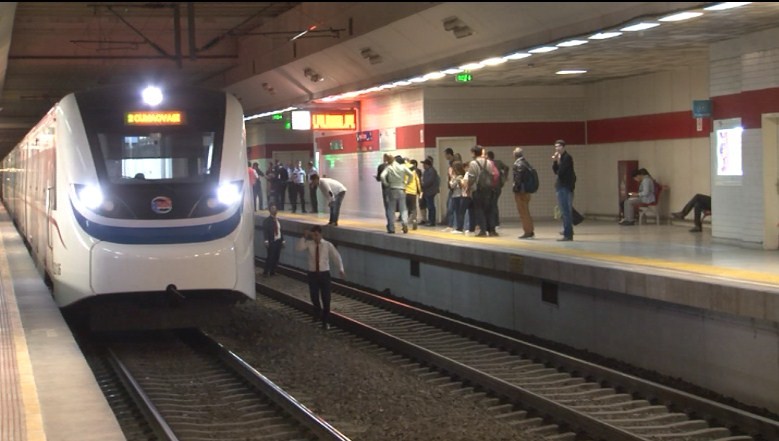 Trenin Önüne Atlayarak Canına Kıydı!