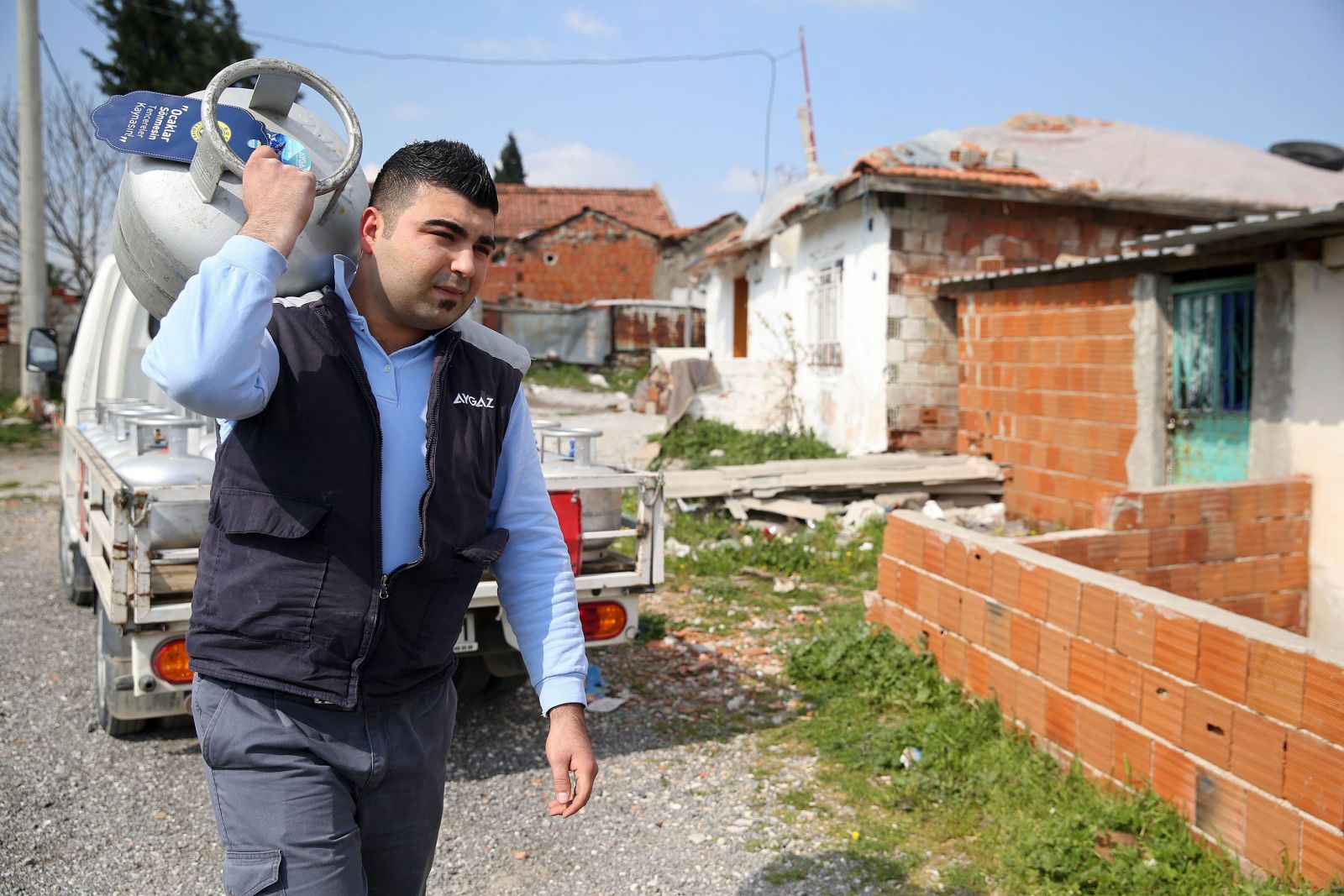 Buca'da Ocaklar Sönmüyor; Tencereler Kaynıyor