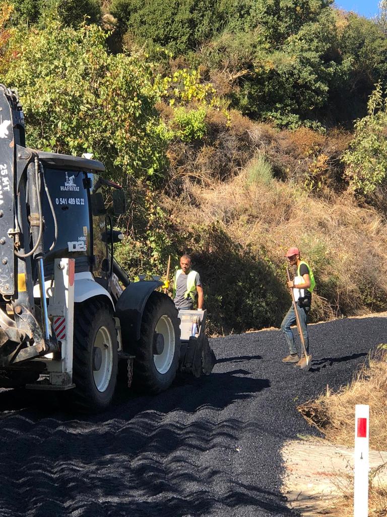 Beydağ'da asfalt çalışması tam gaz devam ediyor