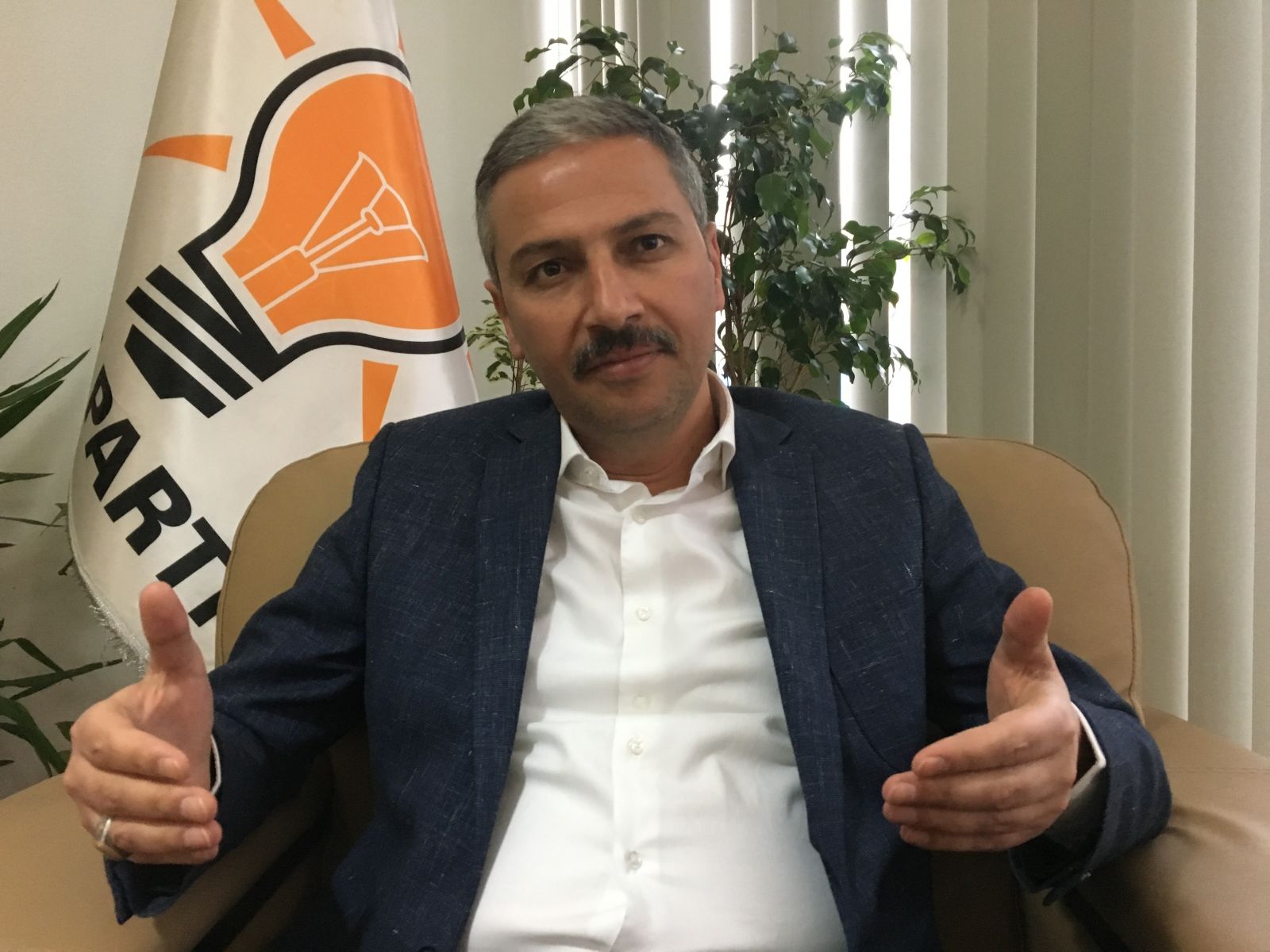 AK Parti'li Polat: "800 istifa iddiası tamamen balon"