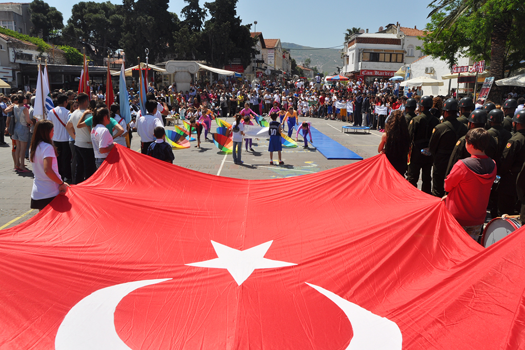 Foça 19 Mayıs’ı Coşkuyla Kutladı