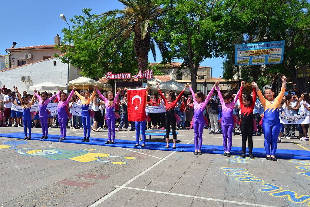 Foça 19 Mayıs’ı Coşkuyla Kutladı