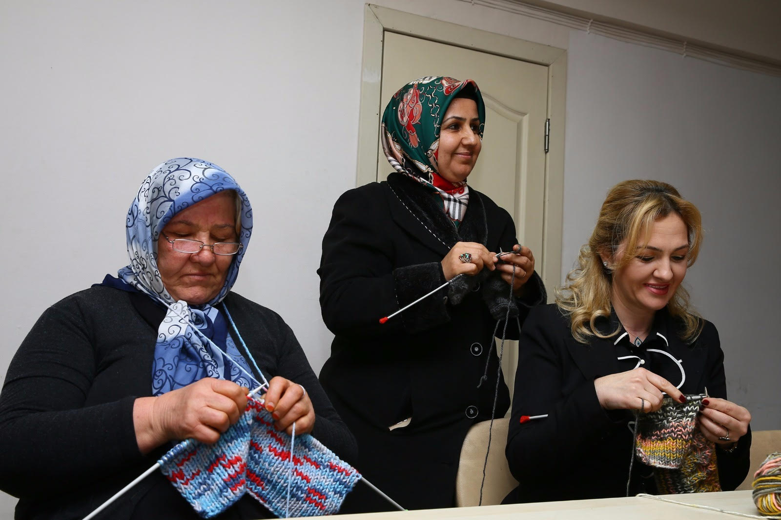 Ak Parti Konak İlçe'den 'Bir Atkı Da Sen Ör'Kampanyası