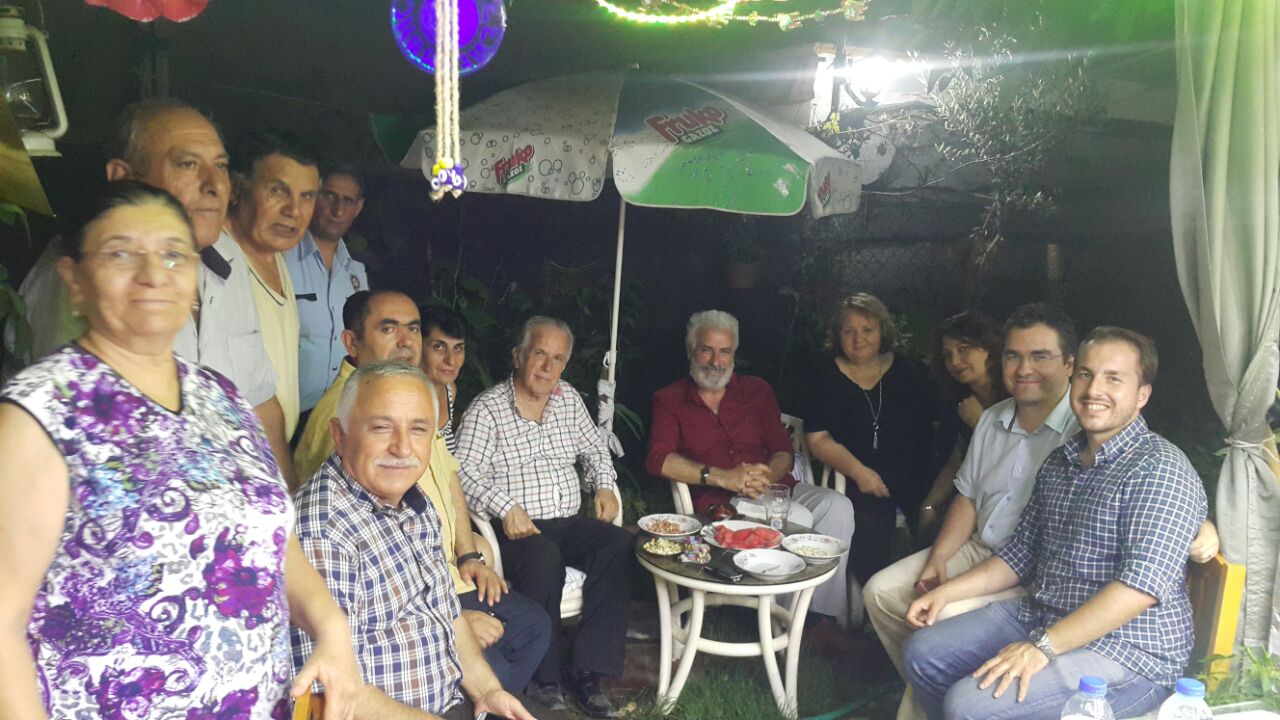 Melek Sultan Sofrasını Açtı