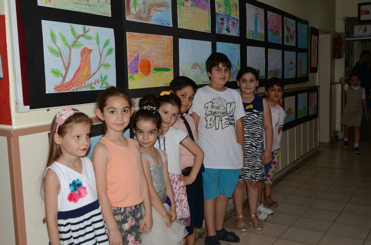 Minik Yeteneklere Sergi Açıldı