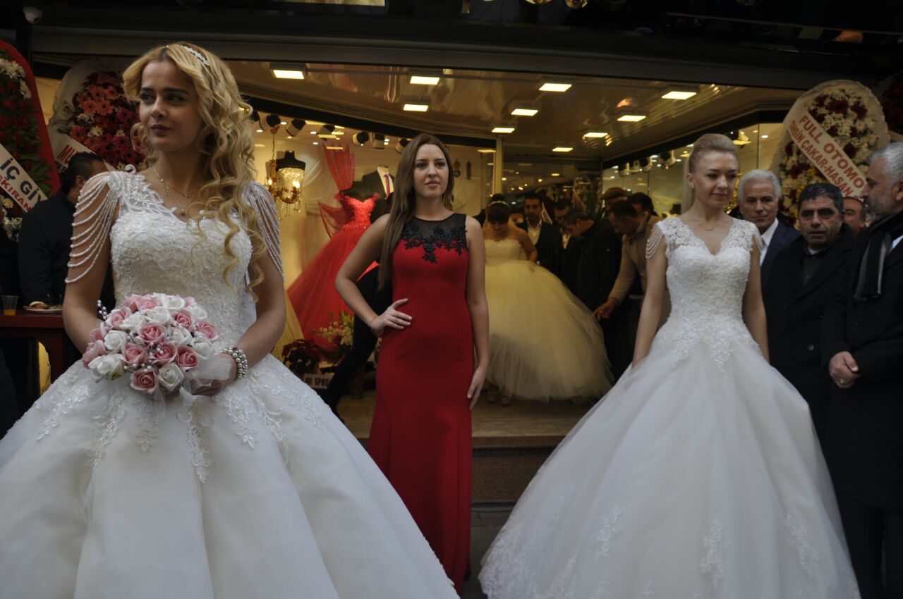 Sevinç Sposa Kemeraltı'nda hizmete açıldı