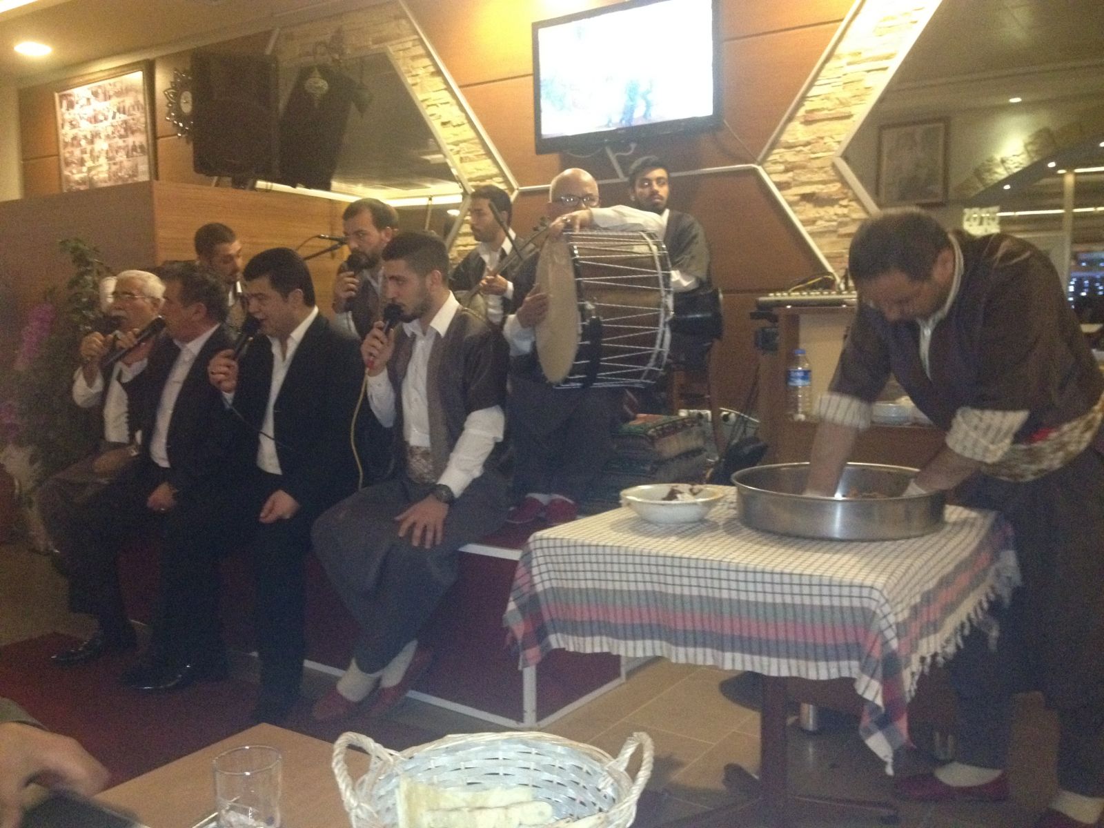 Salih Erkek Yazdı...