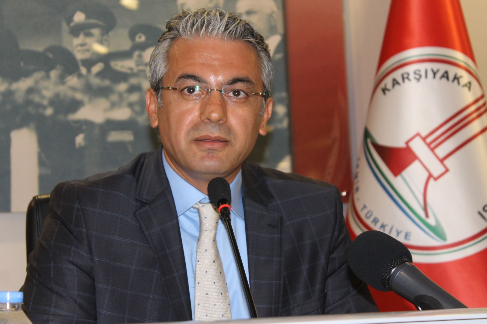 Karşıyaka'da çiçekli meclis