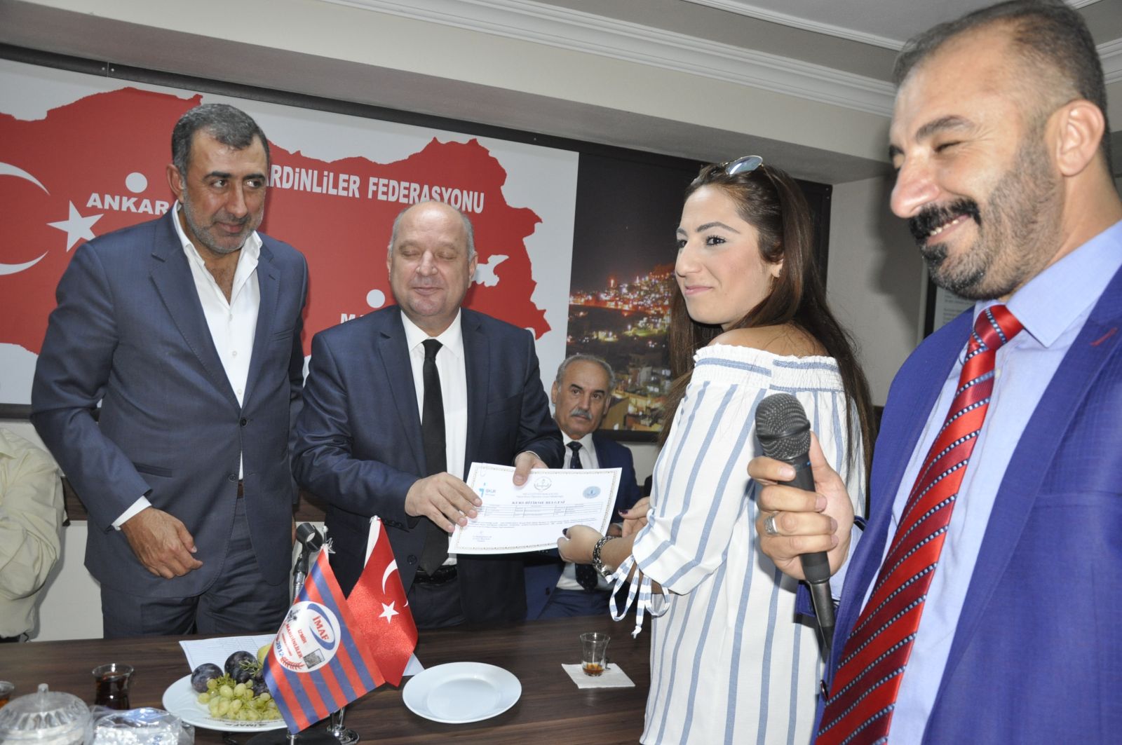 Proje Meyvesini Verdi: "İlk Mezunlar Sertifikalarını Aldı"