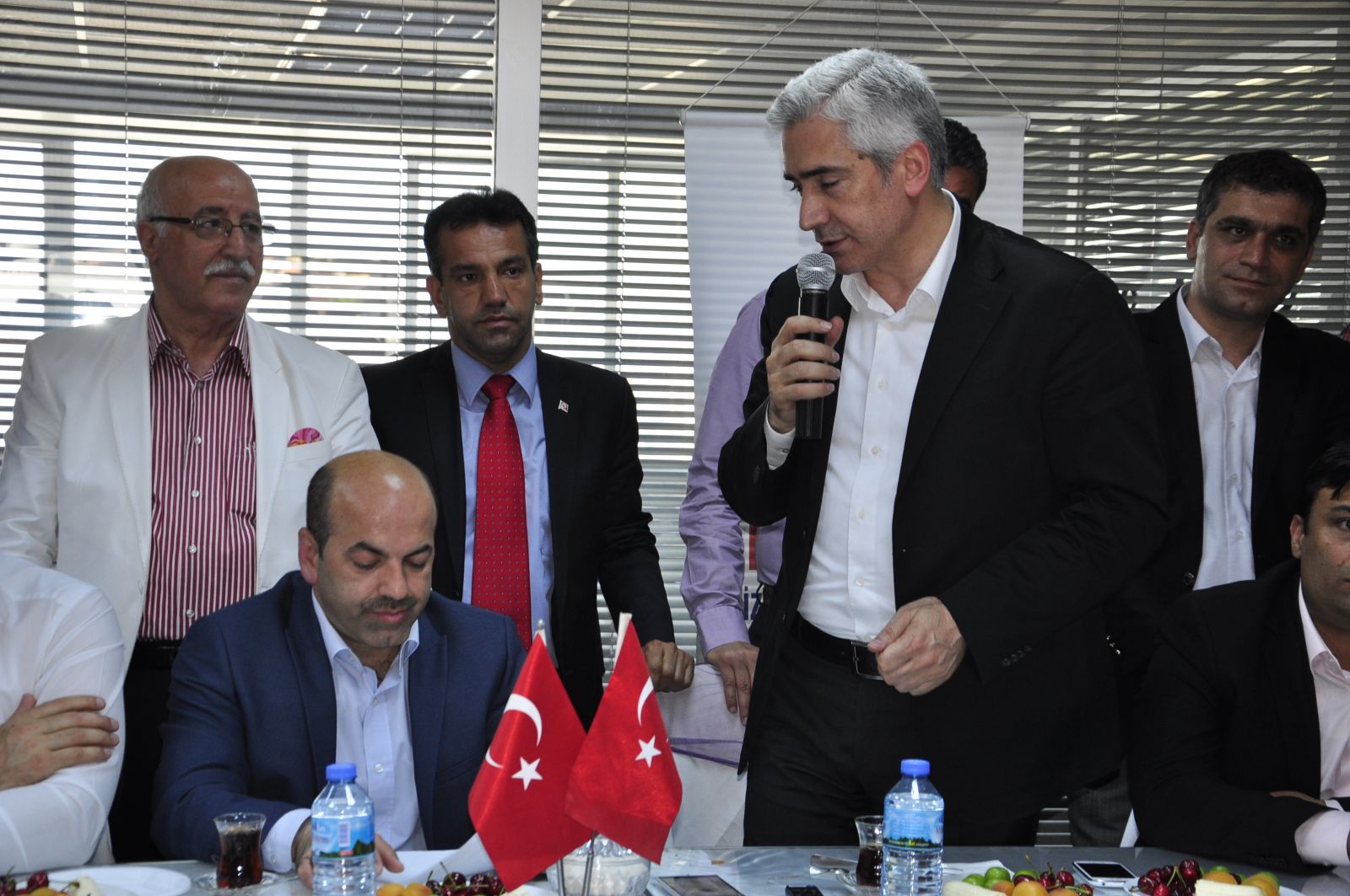 12 Mardin derneğinden Ak Parti'ye tam destek