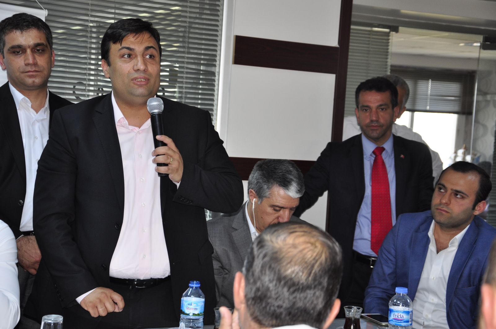 12 Mardin derneğinden Ak Parti'ye tam destek