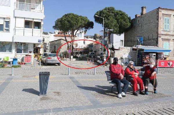 Dedesinin arsasından geçen yolu mahkeme kararıyla tekrar kapattırdı