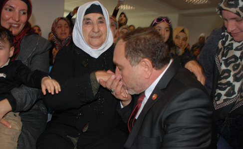 Kahraman'dan Miting Gibi Adaylık Açıklaması