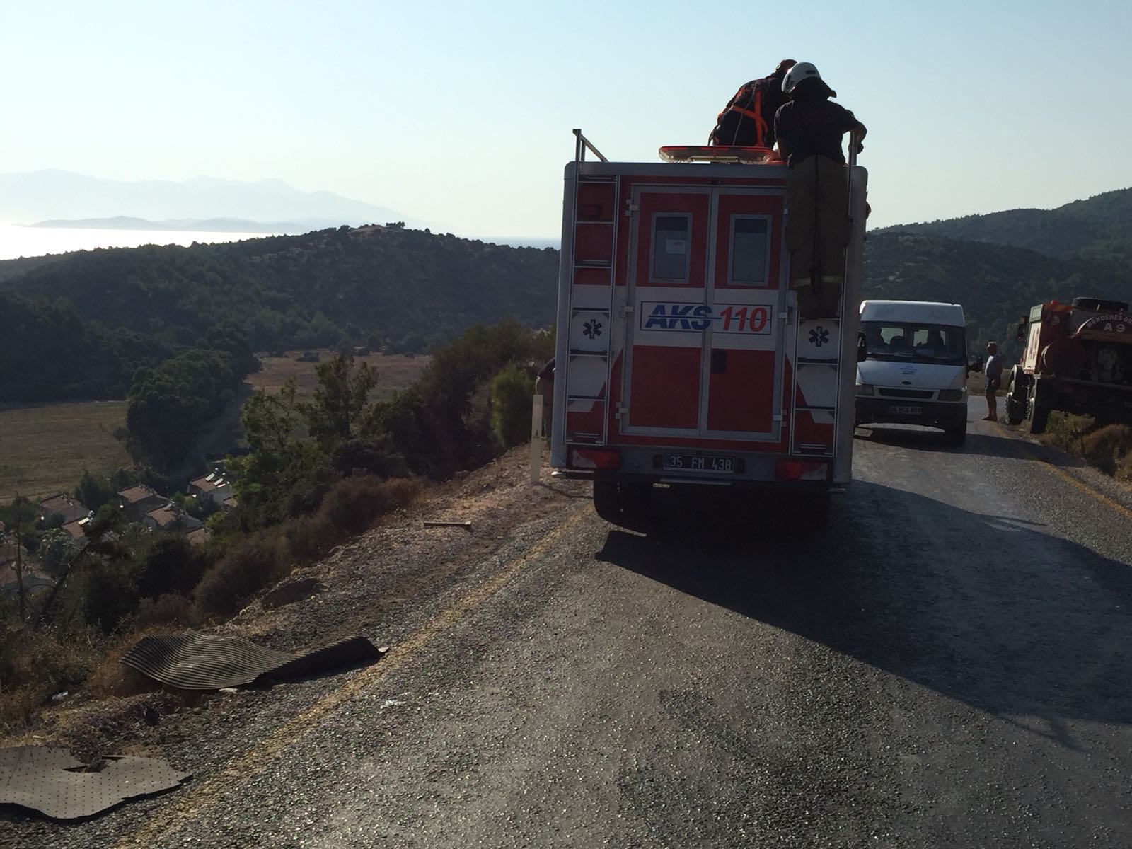 Karaburun’da Feci Kaza: "Kepçe Şarampole Yuvarlandı"